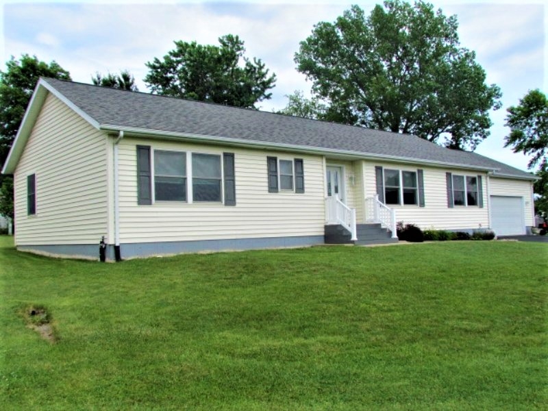 10 Shane Lane Pittsfield, Illinois