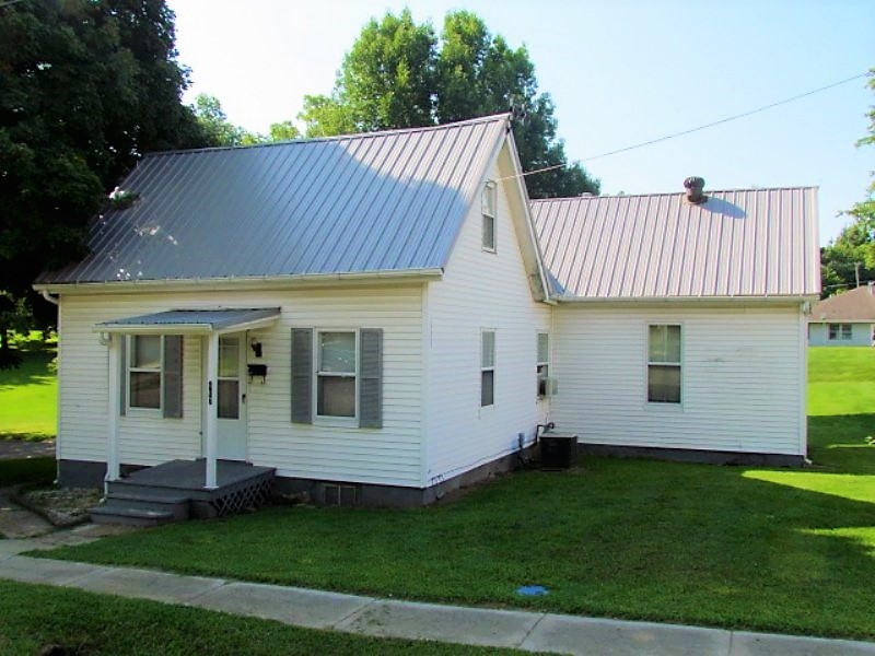 417 E. Adams St. Pittsfield, Illinois