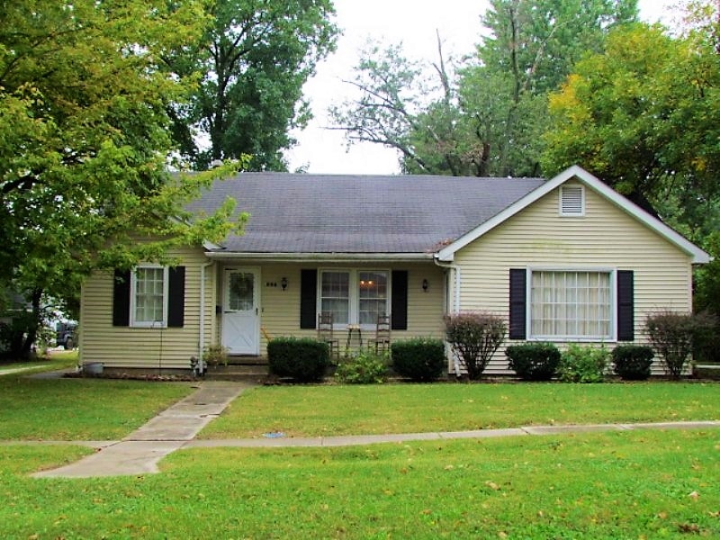 226 W. Crane St. Pittsfield, Illinois