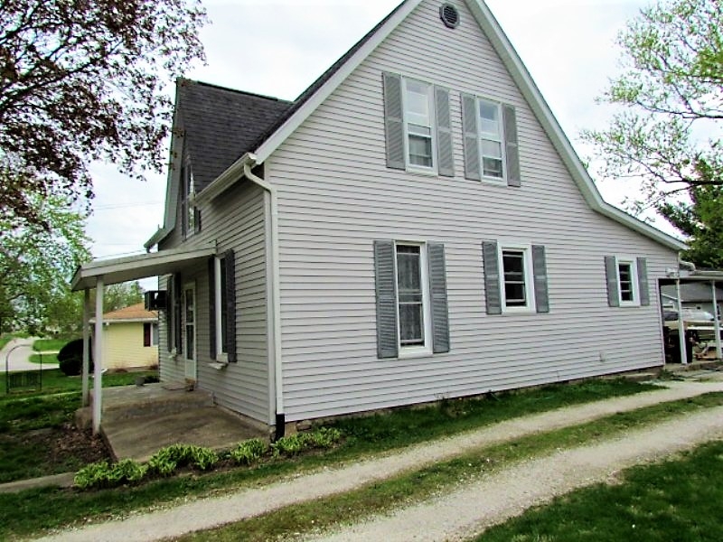 345 S. Illinois St. Pittsfield, Illinois