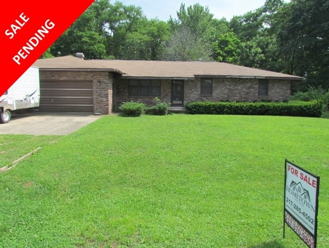 1233 W. Lowry, Pittsfield, IL