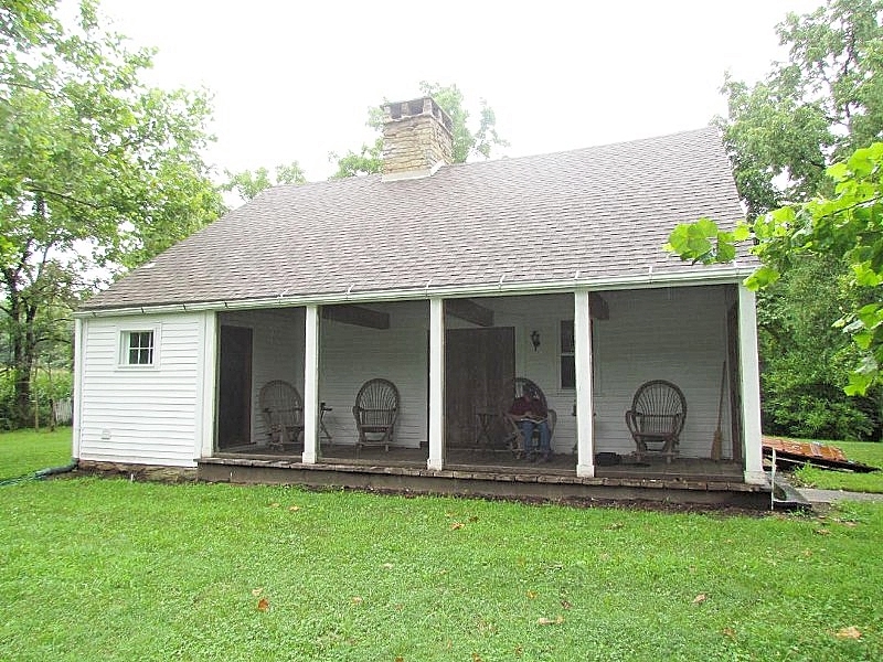 33372 365th Ave., Baylis, IL 62314