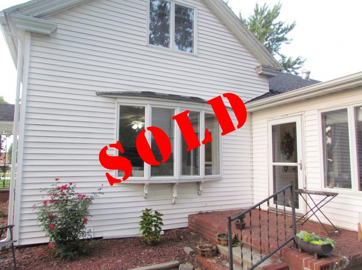 210 S. Corey, Griggsville, IL