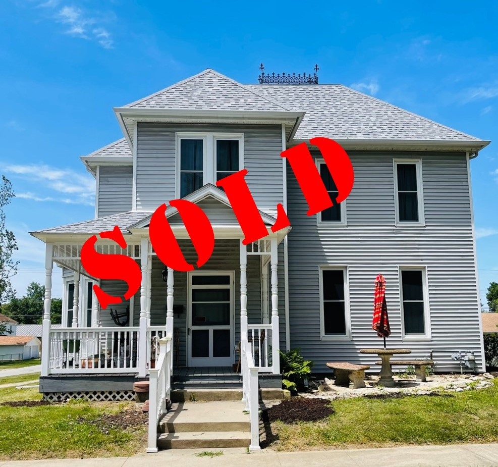243 S. Madison St., Pittsfield, IL  62363