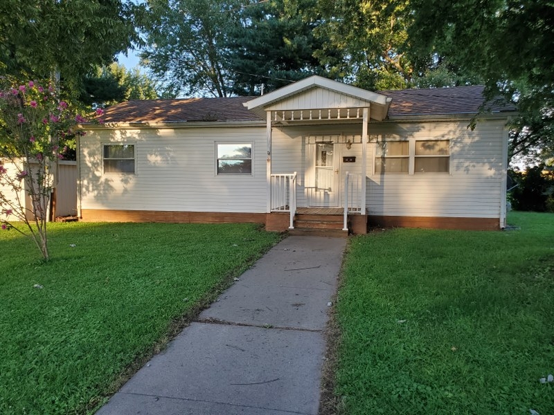 1251 Bainbridge St., Barry, IL