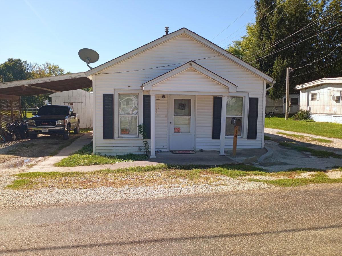 319 E. Griggsville St., Pittsfield, IL