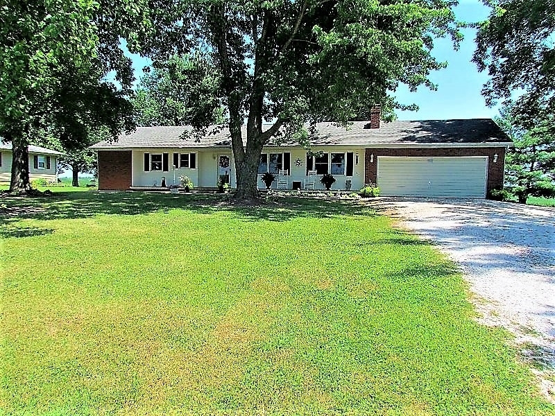 1702 Lakeview Heights, Pittsfield, IL