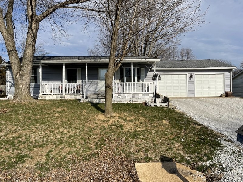 654 Cherry St., Pittsfield, IL  62363