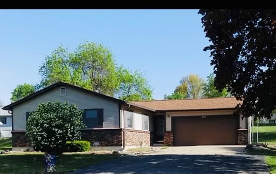 1226 W. Lowry St., Pittsfield, IL  62363