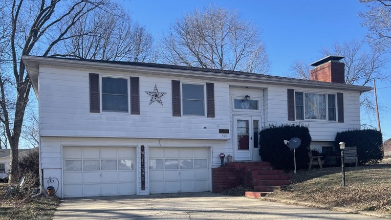 308 N. Main St., Pleasant Hill, IL  62366