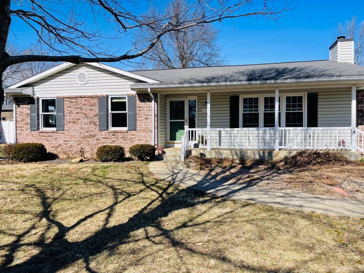 1210 W. Lowry Street, Pittsfield, IL  62363
