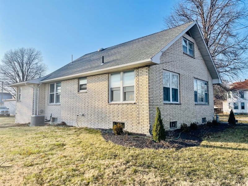 545 Piper Lane, Pittsfield, IL  62363