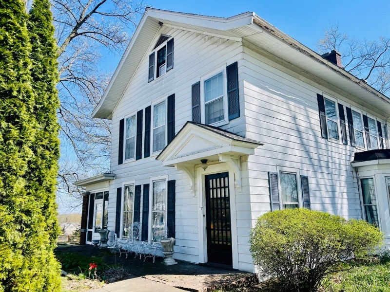 207 Washington St., Griggsville, IL  62340