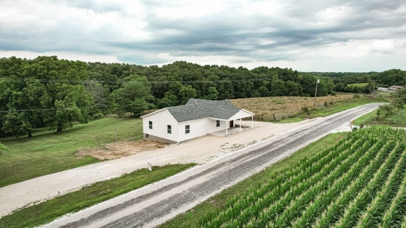 899 1550 East St., Mt. Sterling, IL  62353