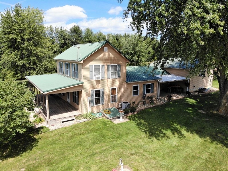 22712 365th St., Pittsfield, IL  62363