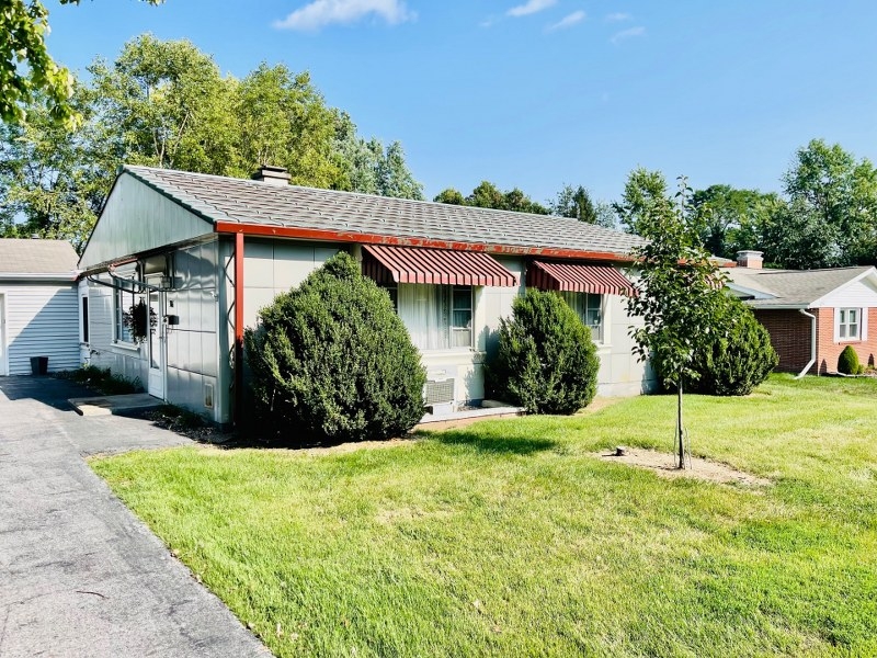 306 S. Jackson, Pittsfield, IL  62363