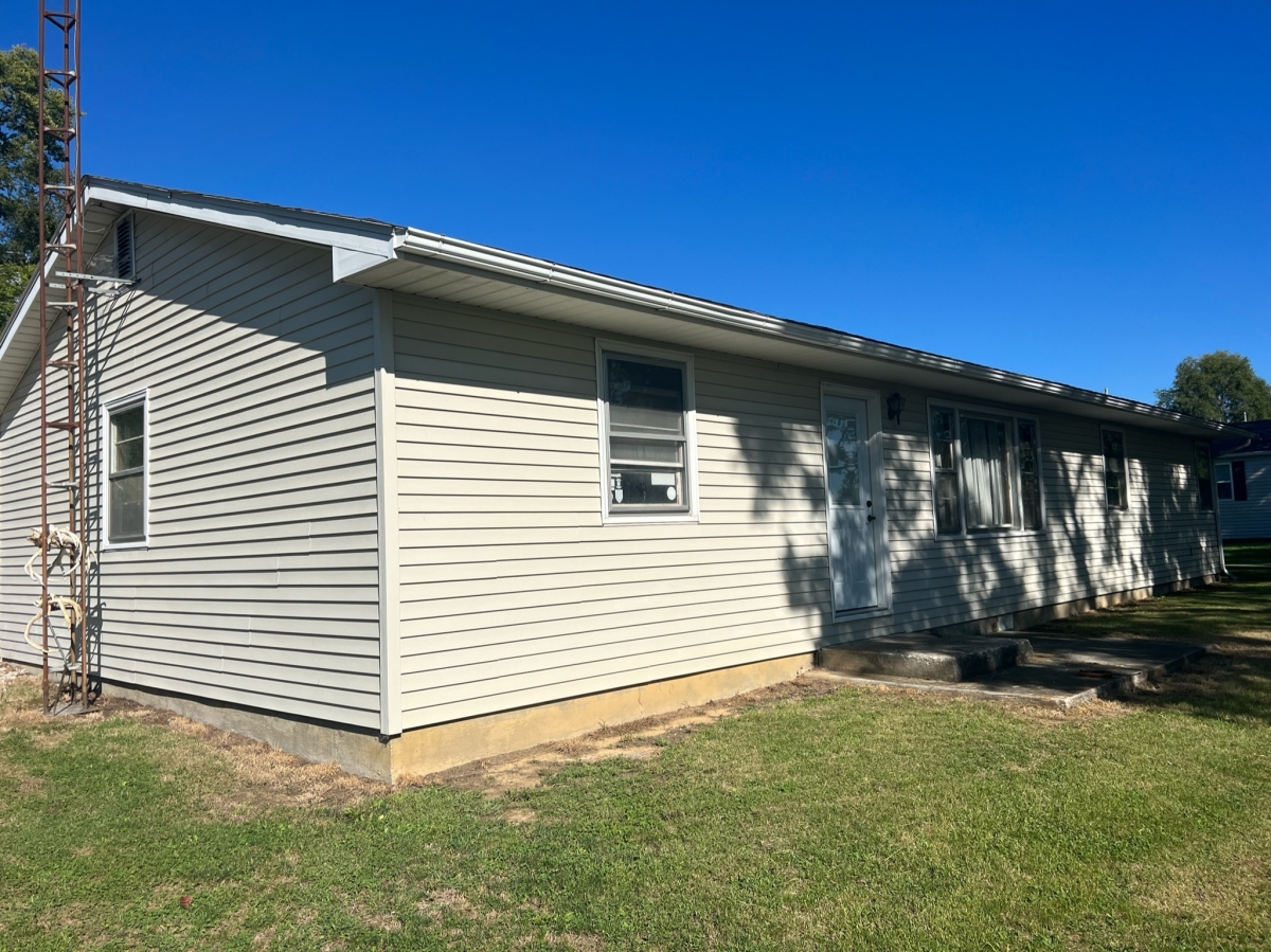 205 W. Temperance, Pleasant Hill, IL 62366
