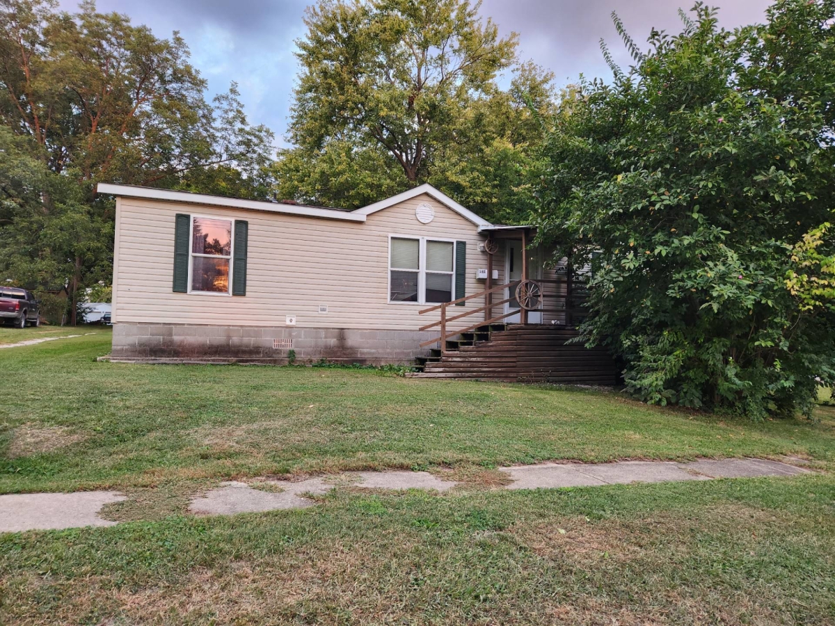 859 McDonough St., Barry, IL  62312