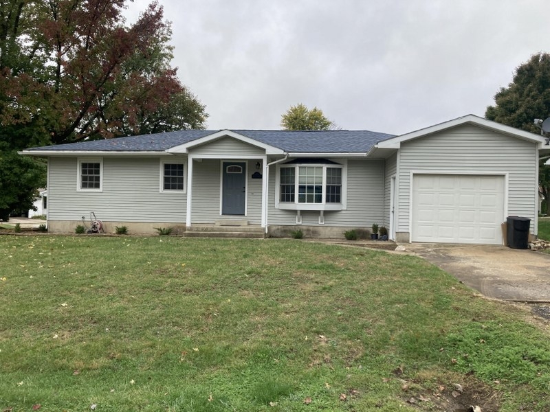 685 Kandy St., Pittsfield, IL  62363