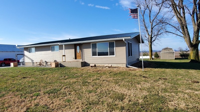 23681 230th St., New Canton, IL  62356