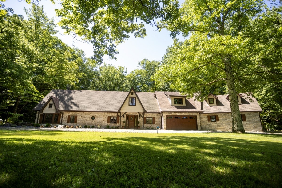 1175 Kratzinger Hollow Rd., Cobden, IL  62920