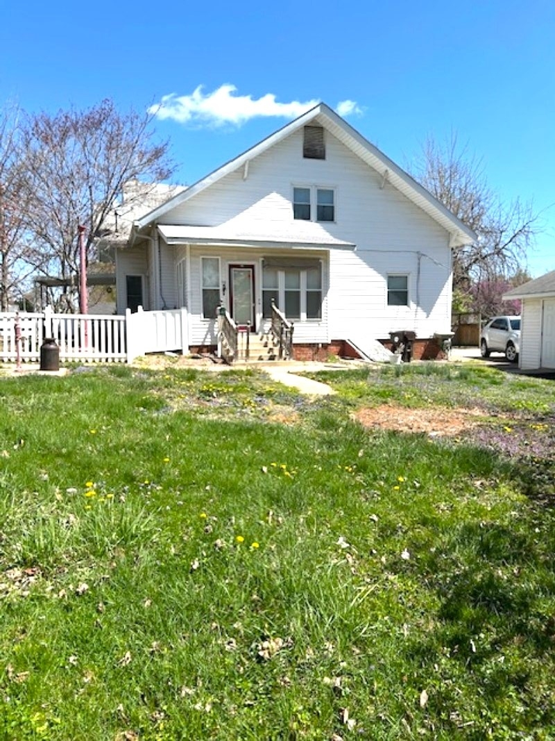 201 S. State Street, Griggsville, IL  62340