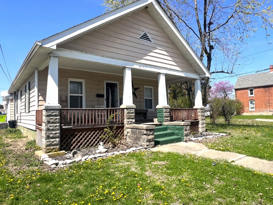 641 N. Jackson,  Pittsfield, IL  62363