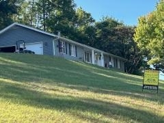 1218 State Hwy 100, Bluffs, IL