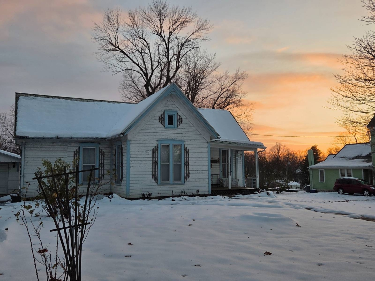 1328 Mortimer St., Barry, IL  62312