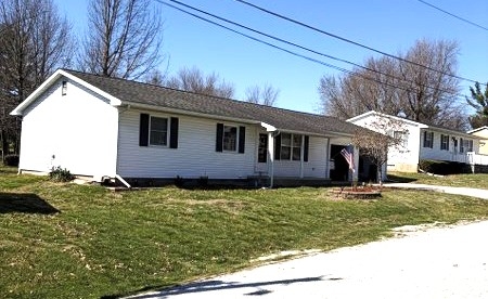 913 N. Orchard, Pittsfield, IL  62363