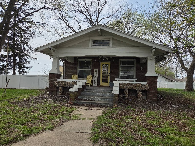 165 Harper St., Kinderhook, IL  62345