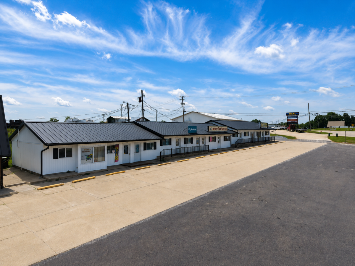 957 W Washington St Pittsfield, Illinois