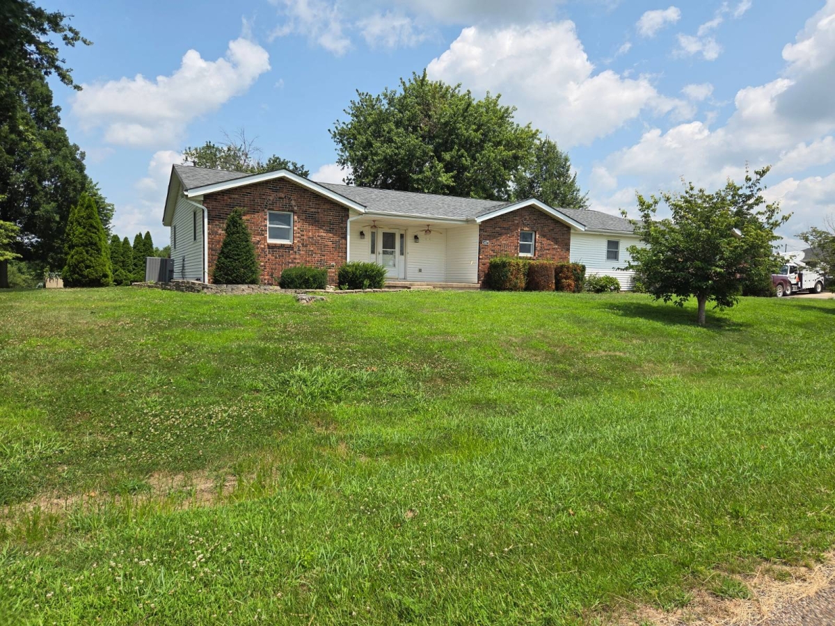 1407 Pratt, Barry (Pike County), IL 62312