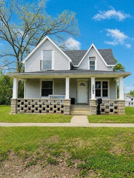 1085 Davis St., Barry, IL