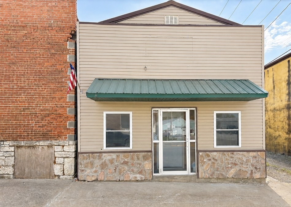 103 S. Main Street, Pleasant Hill,IL  62366